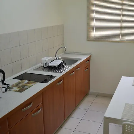 Lordos Apts Апарт-отель Лимасол